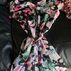 Beautiful floral dress in perfect condition